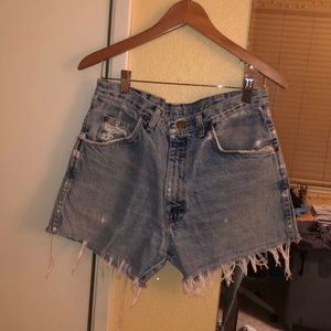 Cute vintage wrangler shorts! ACCEPTING ALL OFFERS